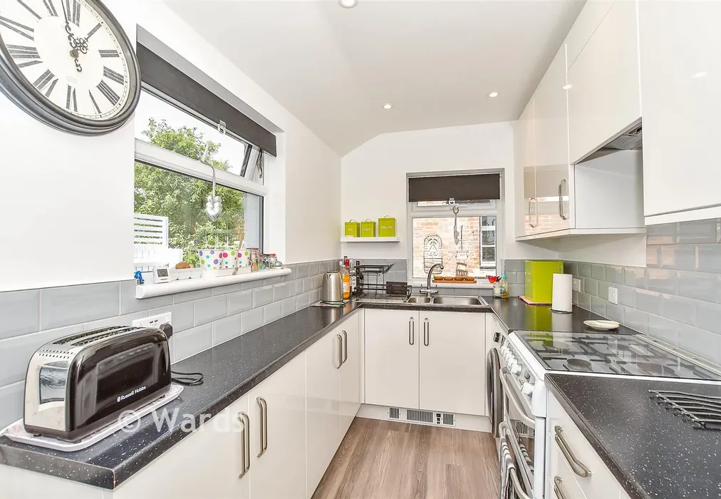 Kitchen - St. Andrew's Road, Littlestone, New Romney, Kent - Wards of Kent