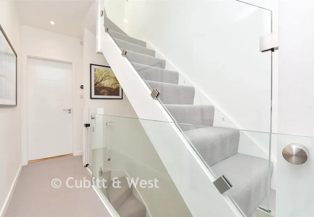 Landing - Morley Road, Sutton, Surrey - Wards of Kent