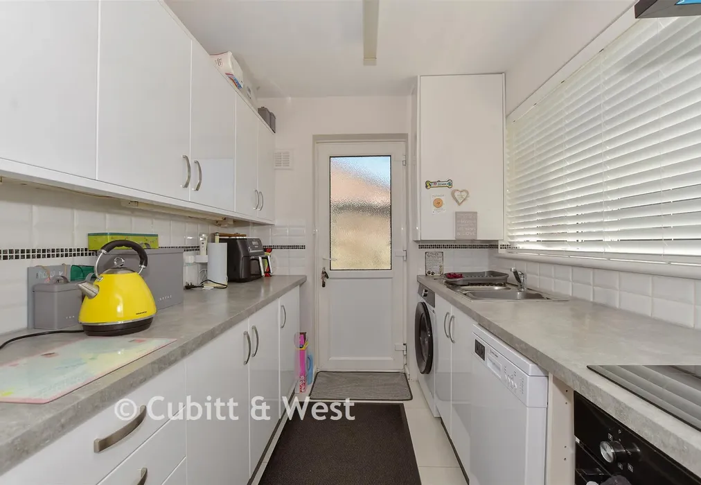 Kitchen - Farhalls Crescent, Horsham, West Sussex - Wards of Kent