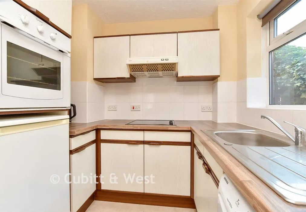 Kitchen - Stafford Road, Wallington, Surrey - Wards of Kent
