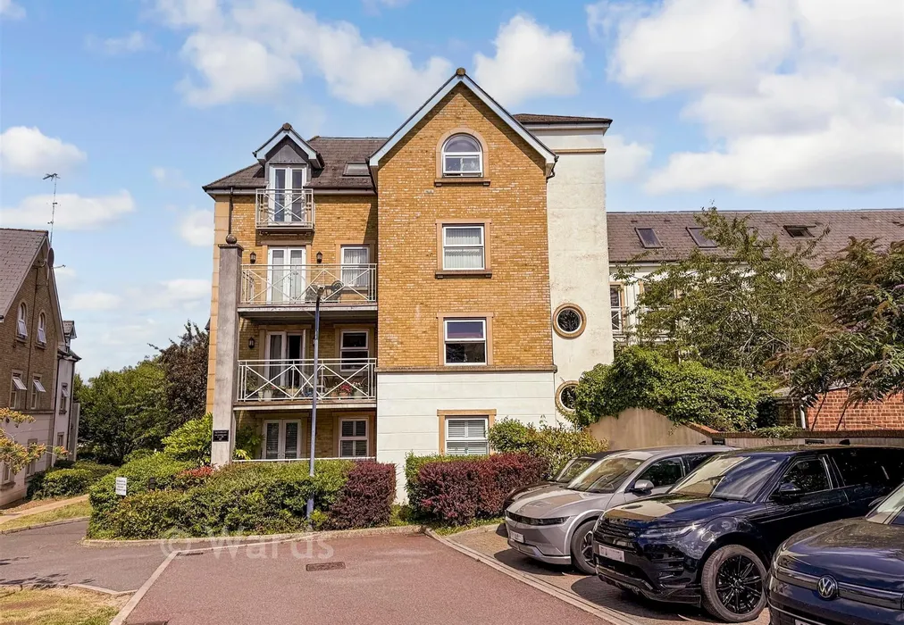 En-Suite Shower Room - Queensgate, Maidstone, Kent - Wards of Kent