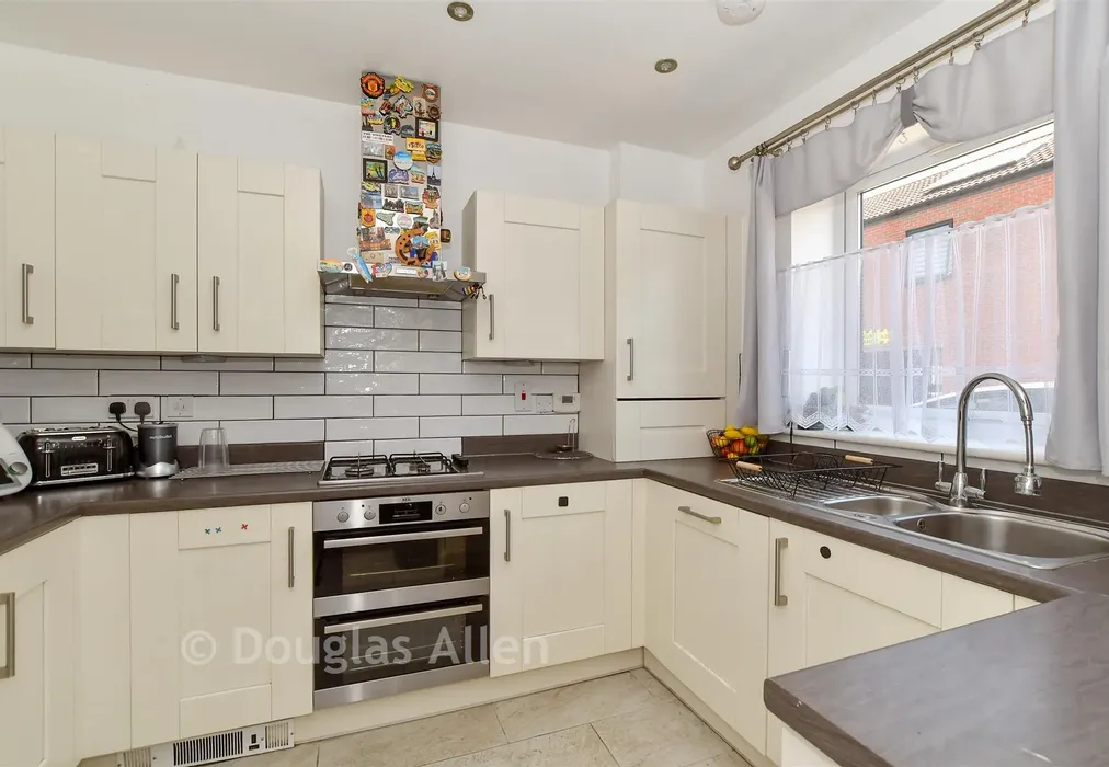 Kitchen - Marine Crescent, Ilford, Essex - Wards of Kent