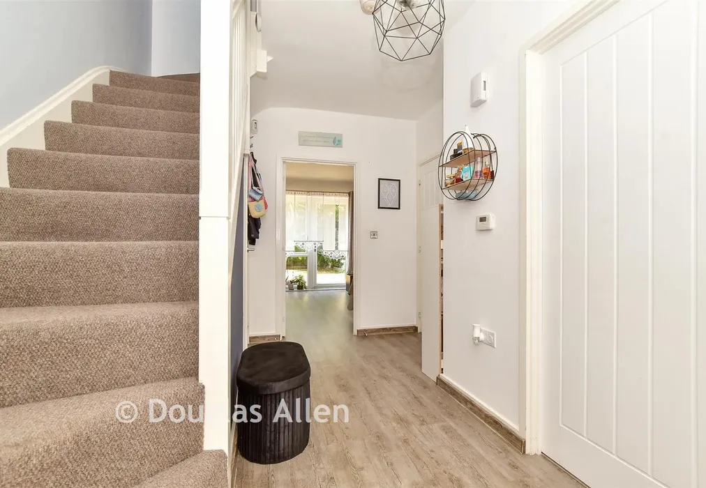 Hallway - Marine Crescent, Ilford, Essex - Wards of Kent