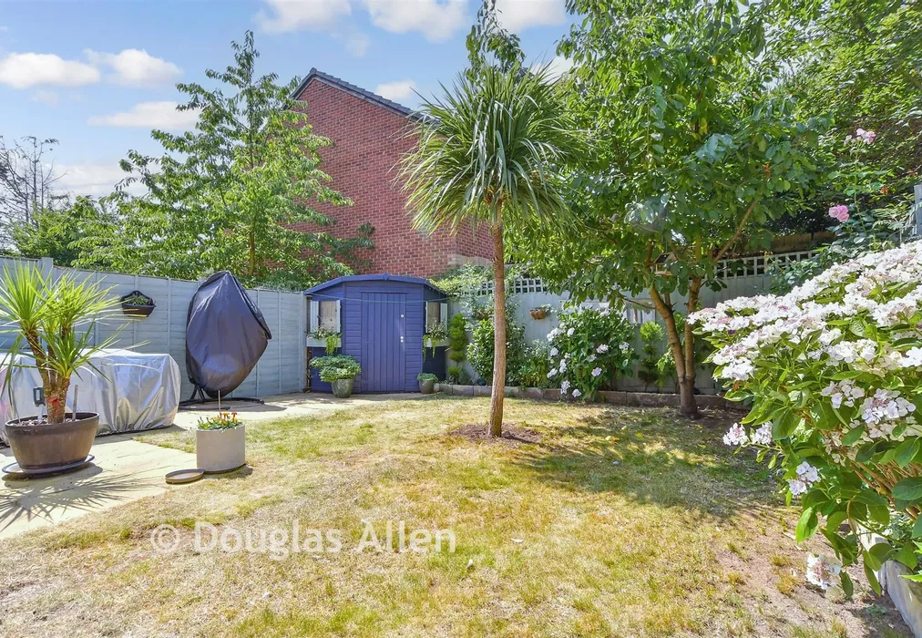 Rear Garden - Marine Crescent, Ilford, Essex - Wards of Kent