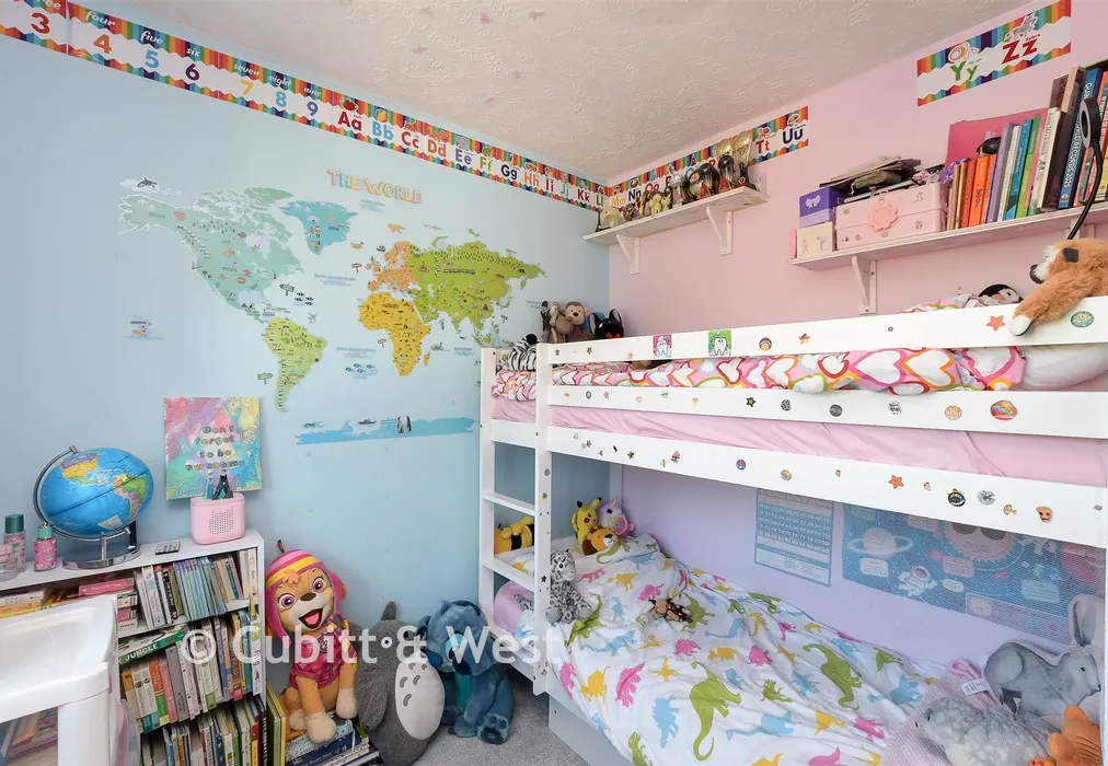 Bedroom 2 - Carlton Tye, Horley, Surrey - Wards of Kent