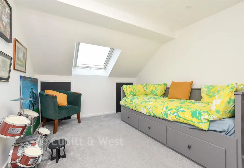 Bedroom 3 - Carlton Tye, Horley, Surrey - Wards of Kent