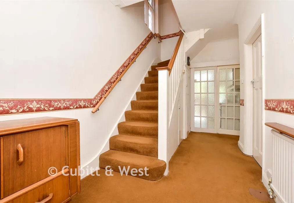 Entrance Hall - Demesne Road, Wallington, Surrey - Wards of Kent