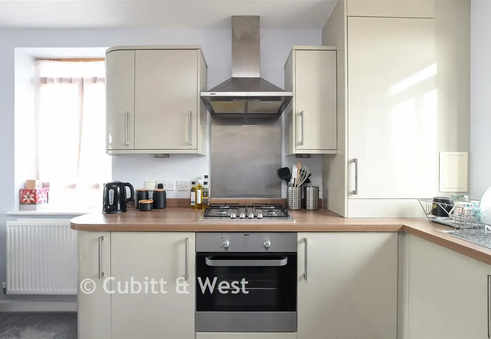 Kitchen/Living Room - Carlton Road, Redhill, Surrey - Wards of Kent