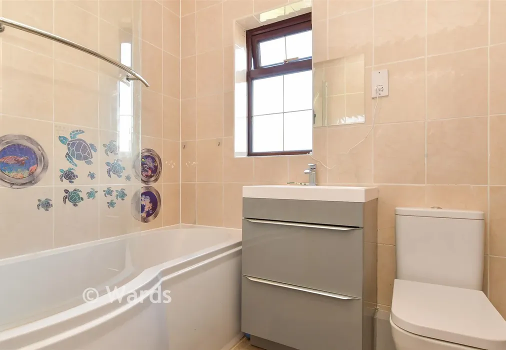 Bathroom - School Crescent, Godshill, Kent - Wards of Kent