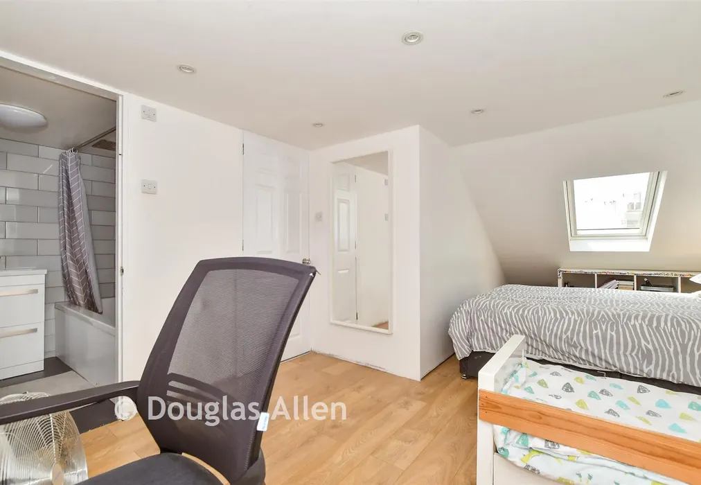 Bedroom 1 - Jewel Road, Walthamstow - Wards of Kent