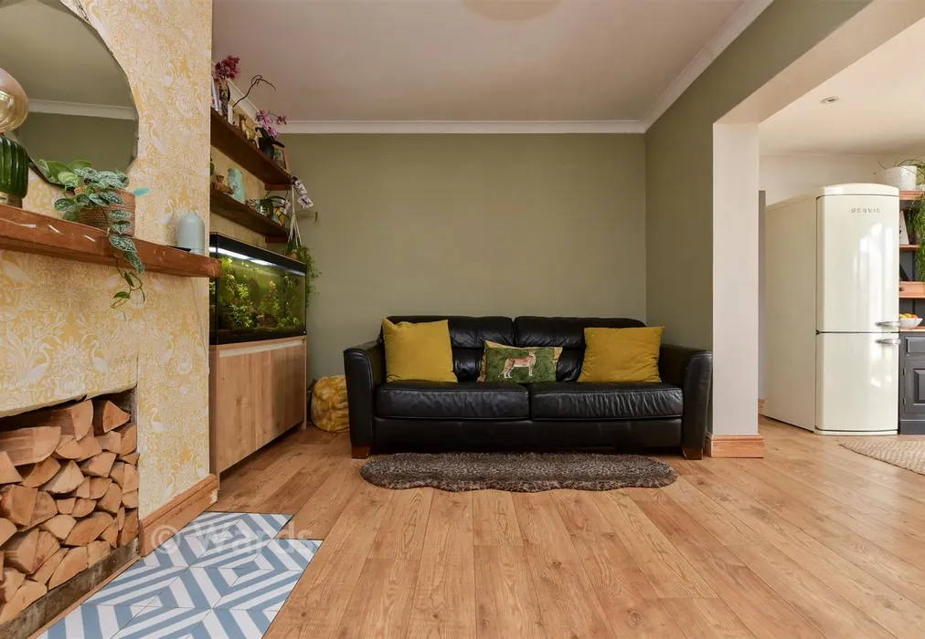 Lounge - Northwood Road, Broadstairs, Kent - Wards of Kent