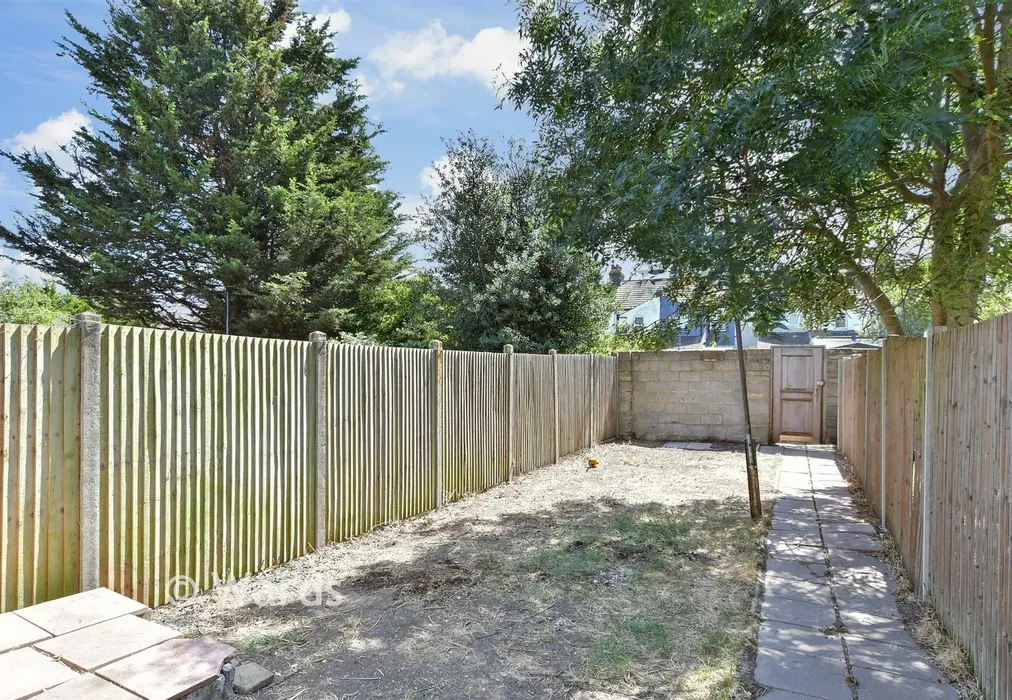 Rear Garden - Cavendish Avenue, Gillingham, Kent - Wards of Kent