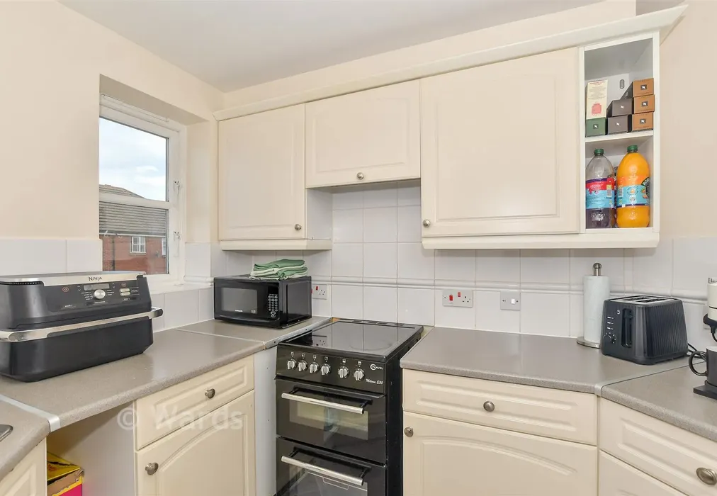 Kitchen - Riverbank Way, Ashford, Kent - Wards of Kent