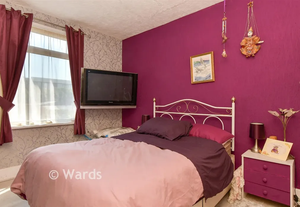 Bedroom 2 - Smarts Road, Gravesend, Kent - Wards of Kent