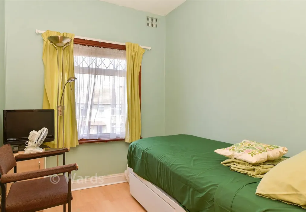 Bedroom 3 - Smarts Road, Gravesend, Kent - Wards of Kent