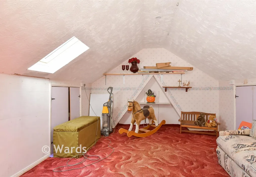 Loft Room - Smarts Road, Gravesend, Kent - Wards of Kent