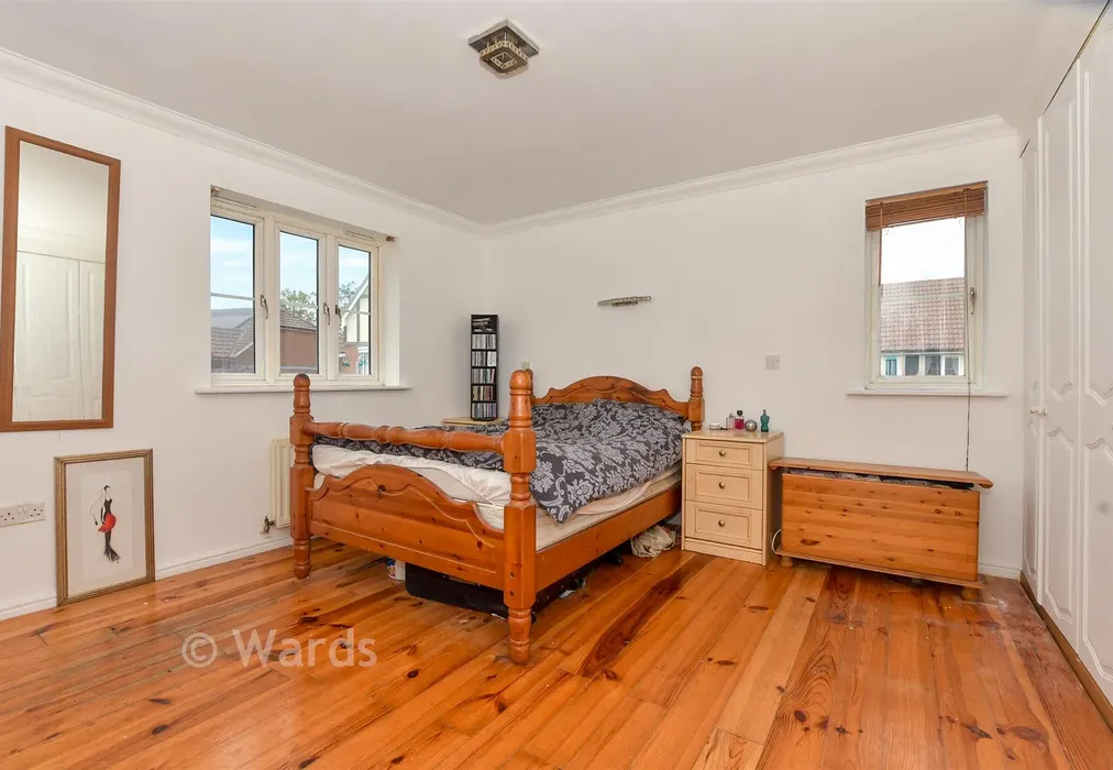 Bedroom 1 - Barley Way, Ashford, Kent - Wards of Kent