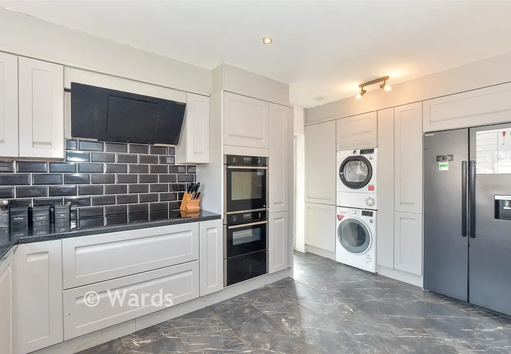 Kitchen - Barley Way, Ashford, Kent - Wards of Kent