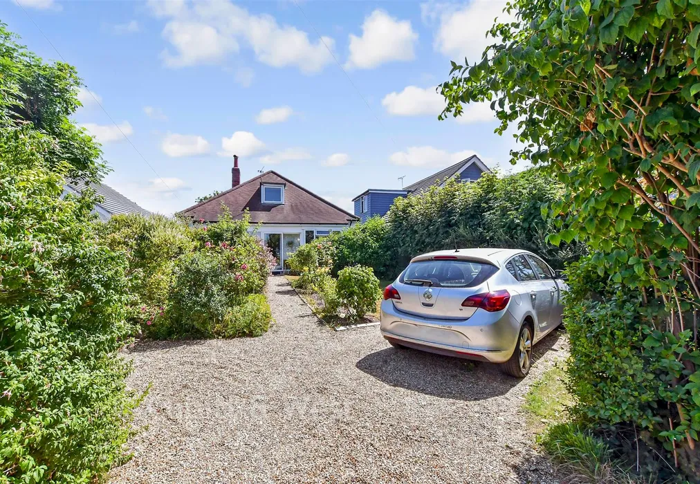 Parking - Felpham Gardens, Bognor Regis, West Sussex - Wards of Kent