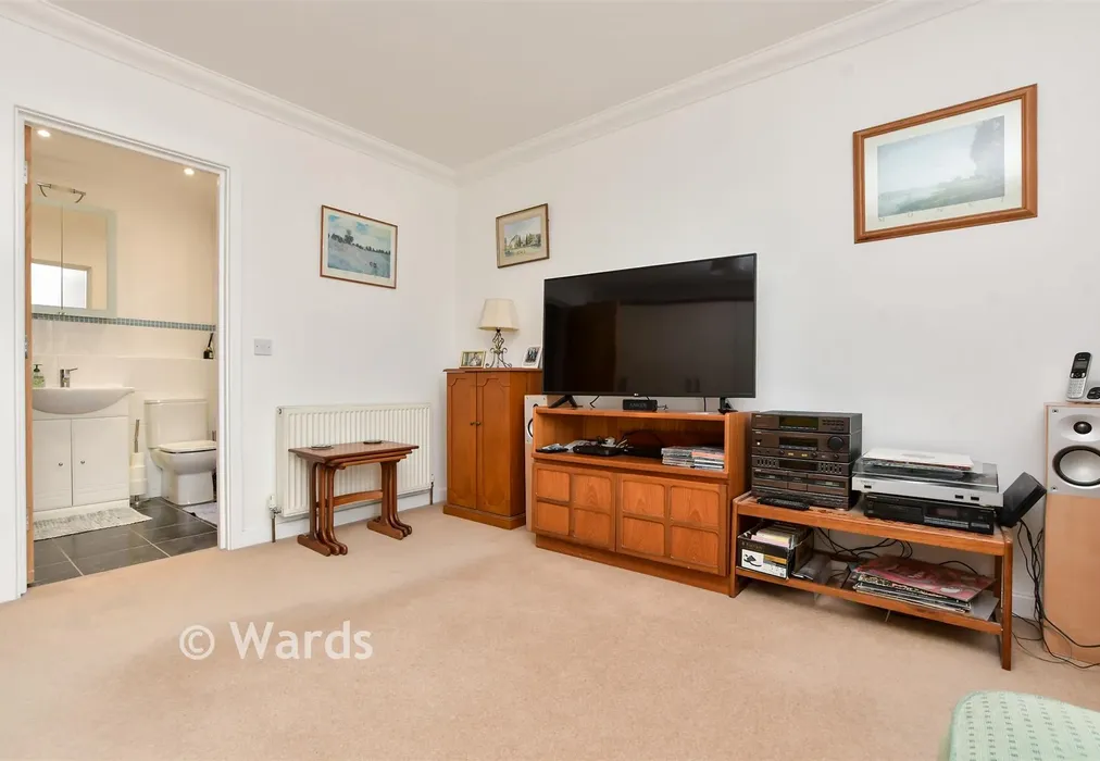 Bedroom 1 - Parish Close, Broadstairs, Kent - Wards of Kent