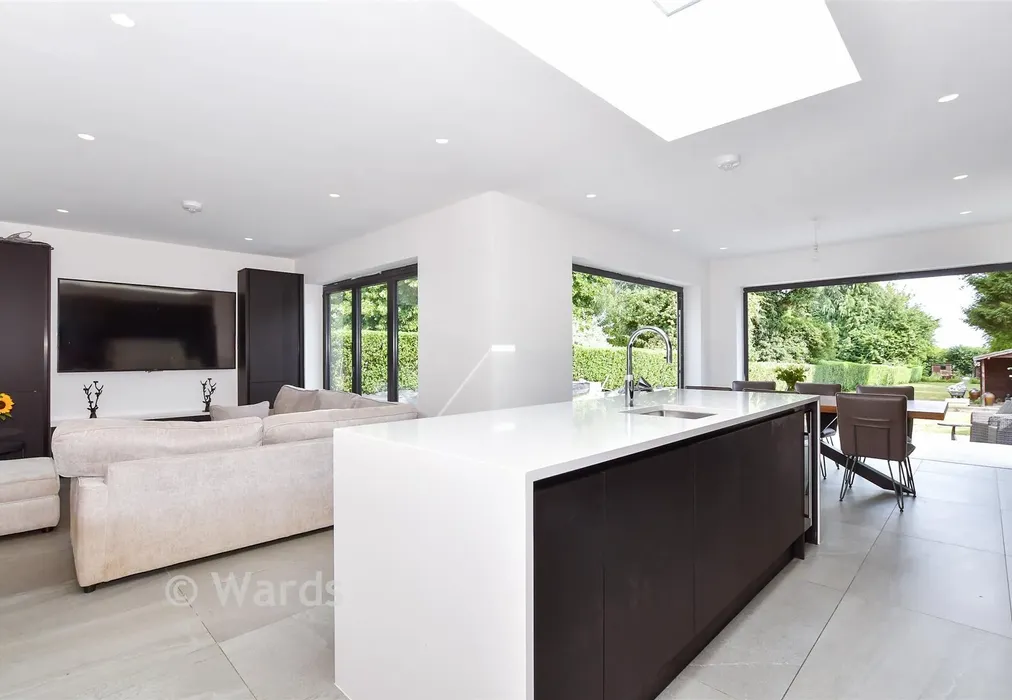 Kitchen/Dining/Family Room - Heath Road, Boughton Monchelsea, Maidstone, Kent - Wards of Kent