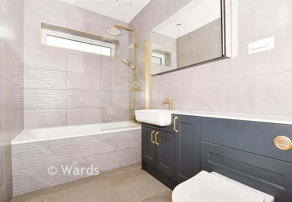 Bathroom - Heath Road, Boughton Monchelsea, Maidstone, Kent - Wards of Kent