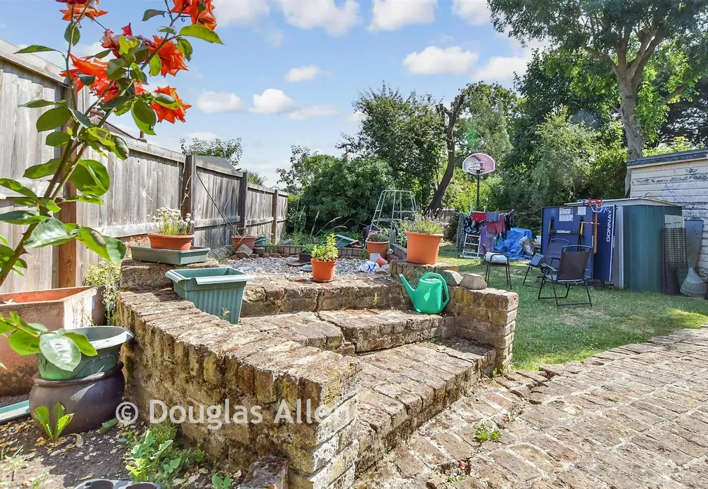 Rear Garden - Manorway, Woodford Green, Essex - Wards of Kent