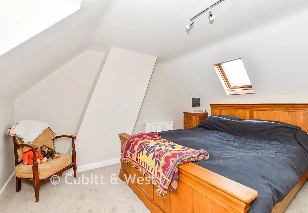 Bedroom 1 - Blackboys, Uckfield, East Sussex - Wards of Kent