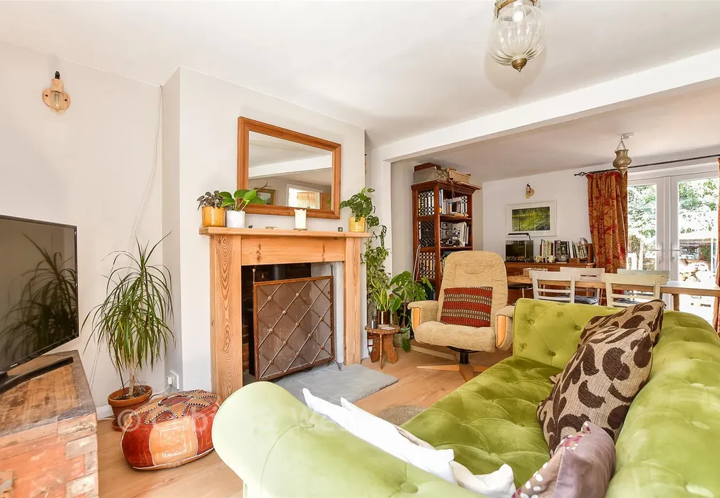 Living Room - Blackboys, Uckfield, East Sussex - Wards of Kent