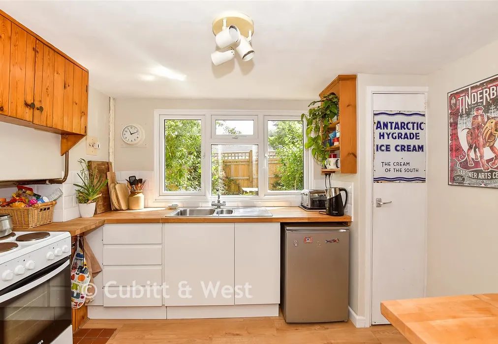 Kitchen - Blackboys, Uckfield, East Sussex - Wards of Kent