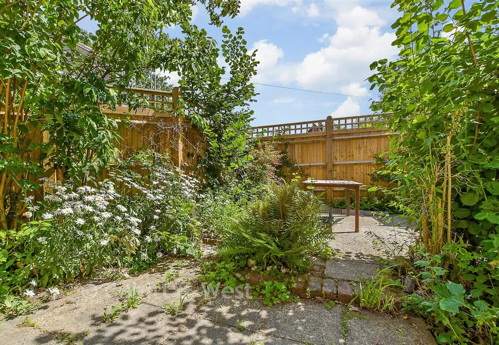 Patio / Decking - Blackboys, Uckfield, East Sussex - Wards of Kent