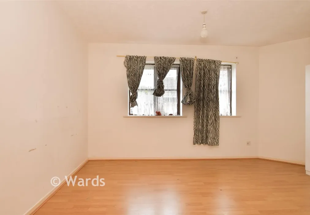 Bedroom 1 - Clifton Walk, Dartford, Kent - Wards of Kent