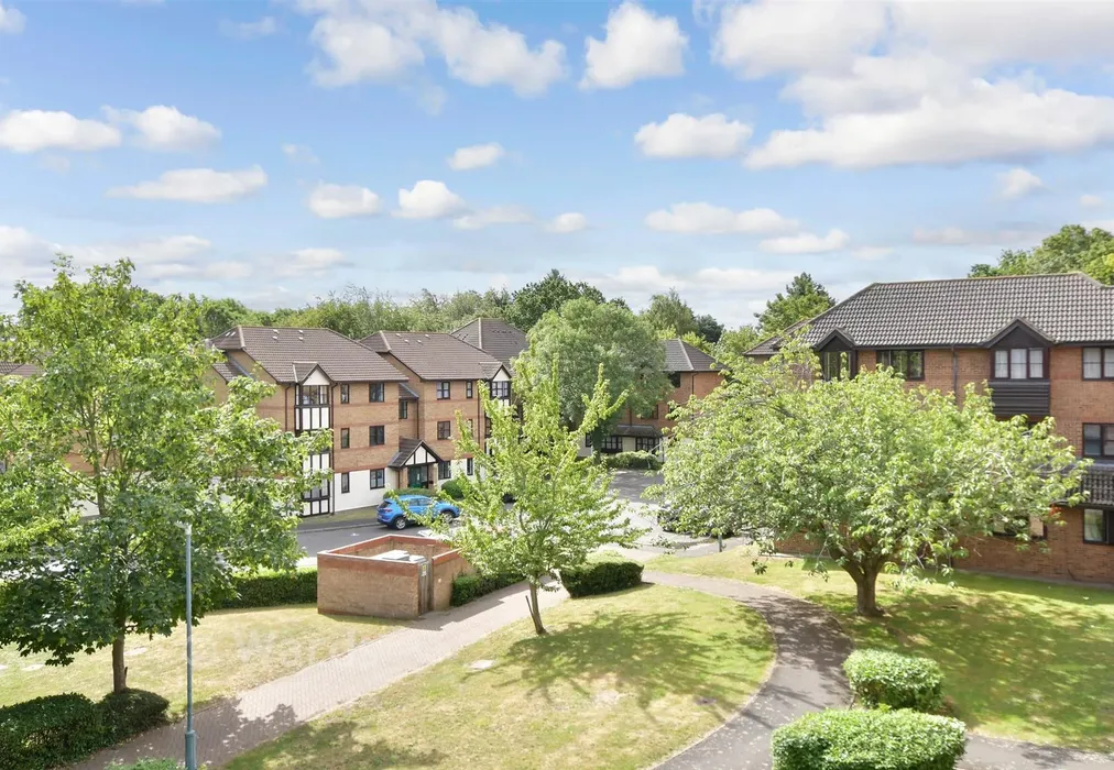 Views To Front - Clifton Walk, Dartford, Kent - Wards of Kent