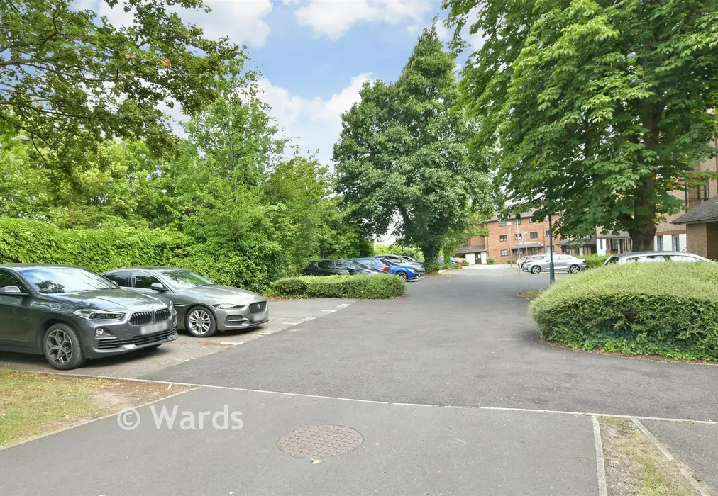 Driveway/Parking - Clifton Walk, Dartford, Kent - Wards of Kent