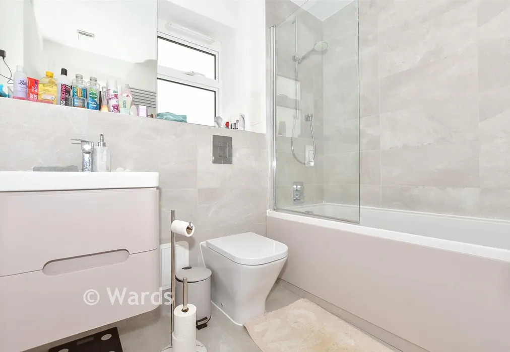 Bathroom - Fairbrass Way, Canterbury, Kent - Wards of Kent