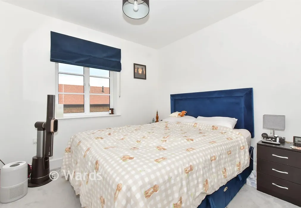 Bedroom 1 - Fairbrass Way, Canterbury, Kent - Wards of Kent