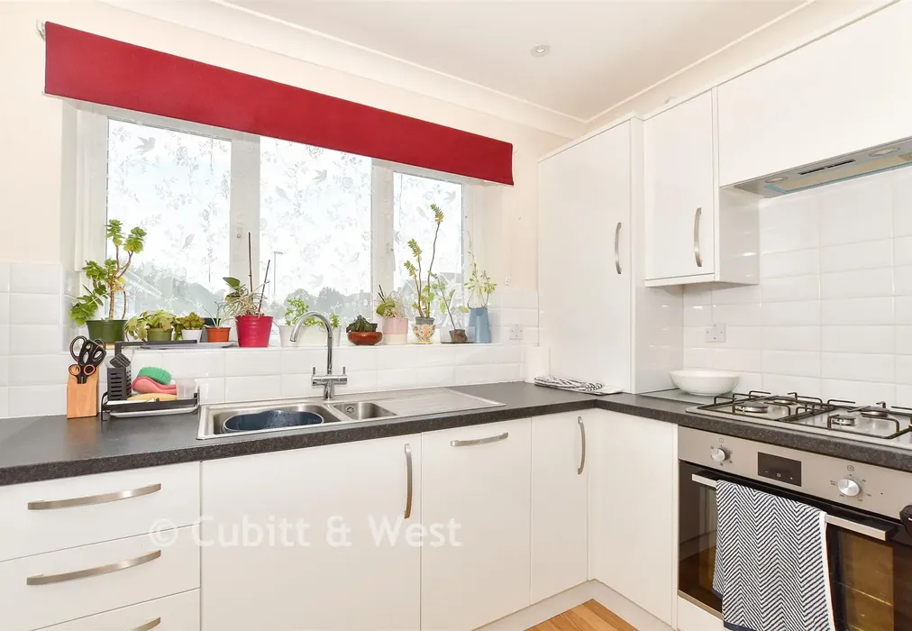 Lounge/Kitchen - Greenfields Way, Horsham, West Sussex - Wards of Kent