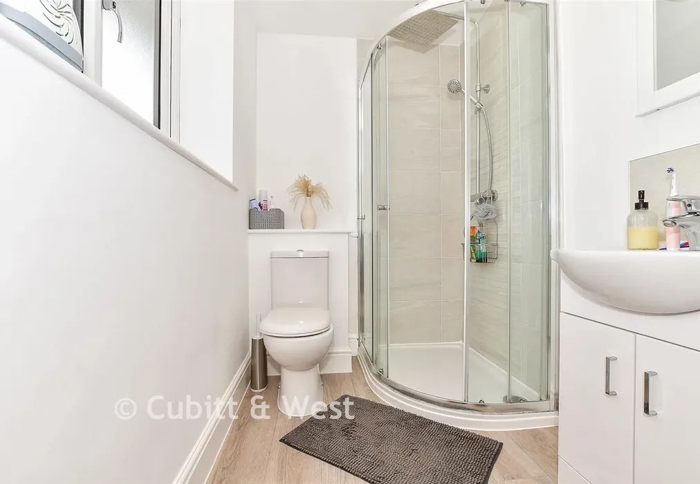 En-Suite Shower Room - Mulberry Way, Crowborough, East Sussex - Wards of Kent
