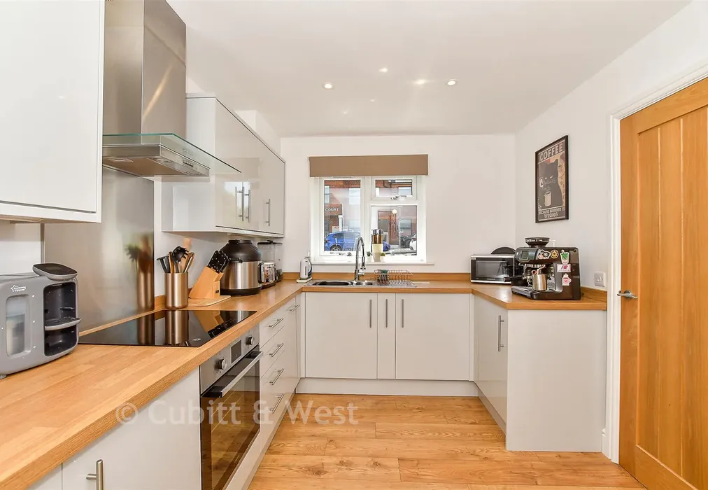 Kitchen - Mulberry Way, Crowborough, East Sussex - Wards of Kent