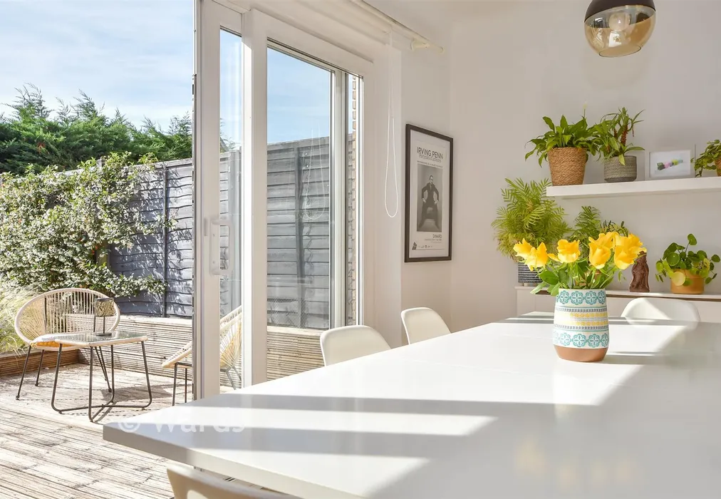 Internal Lifestyle Photograph - Larch Crescent, Tonbridge, Kent - Wards of Kent