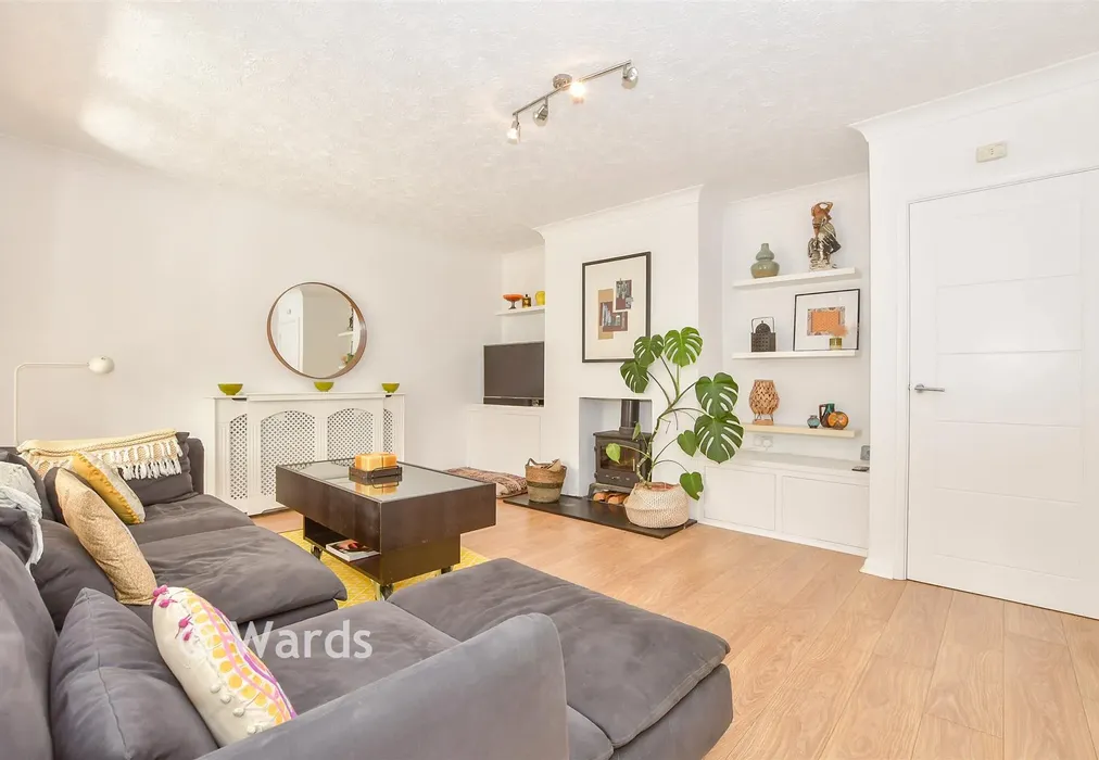 Lounge - Larch Crescent, Tonbridge, Kent - Wards of Kent