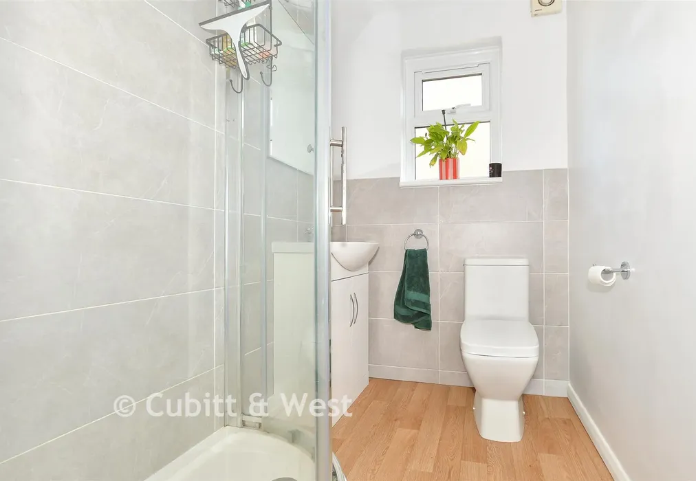 Shower Room - Nelson Road, Horsham, West Sussex - Wards of Kent