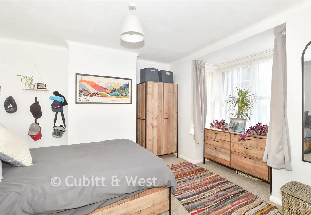 Bedroom 1 - Nelson Road, Horsham, West Sussex - Wards of Kent