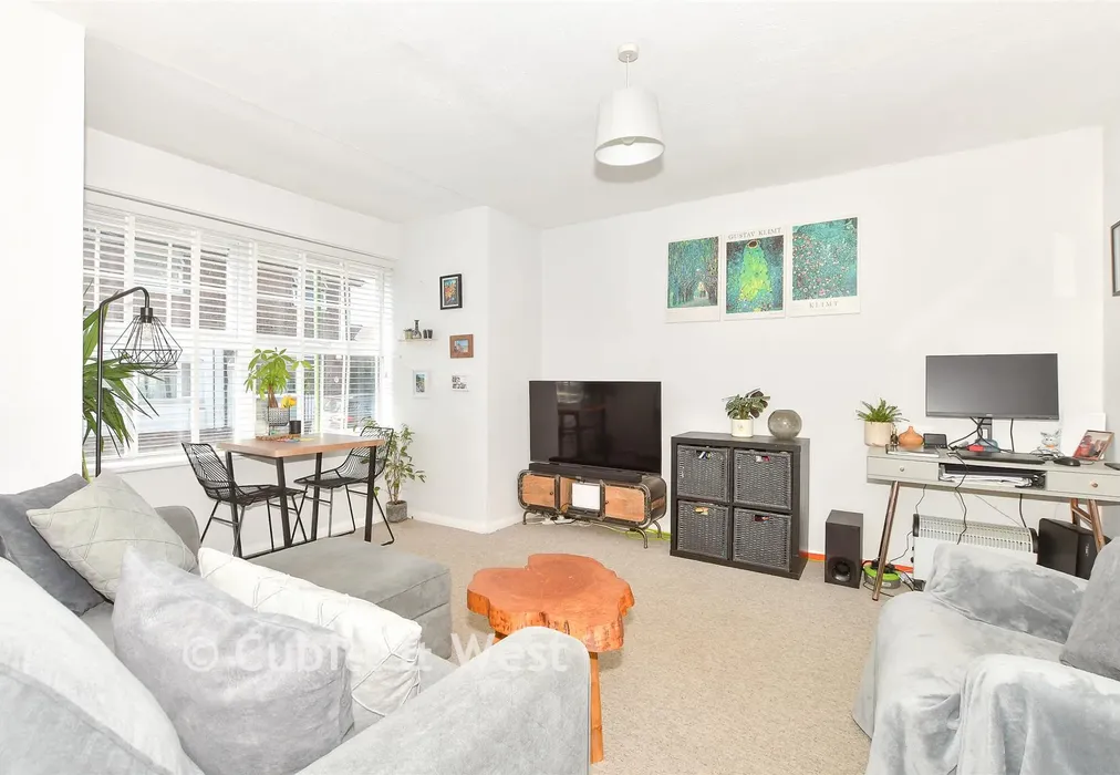 Lounge - Nelson Road, Horsham, West Sussex - Wards of Kent