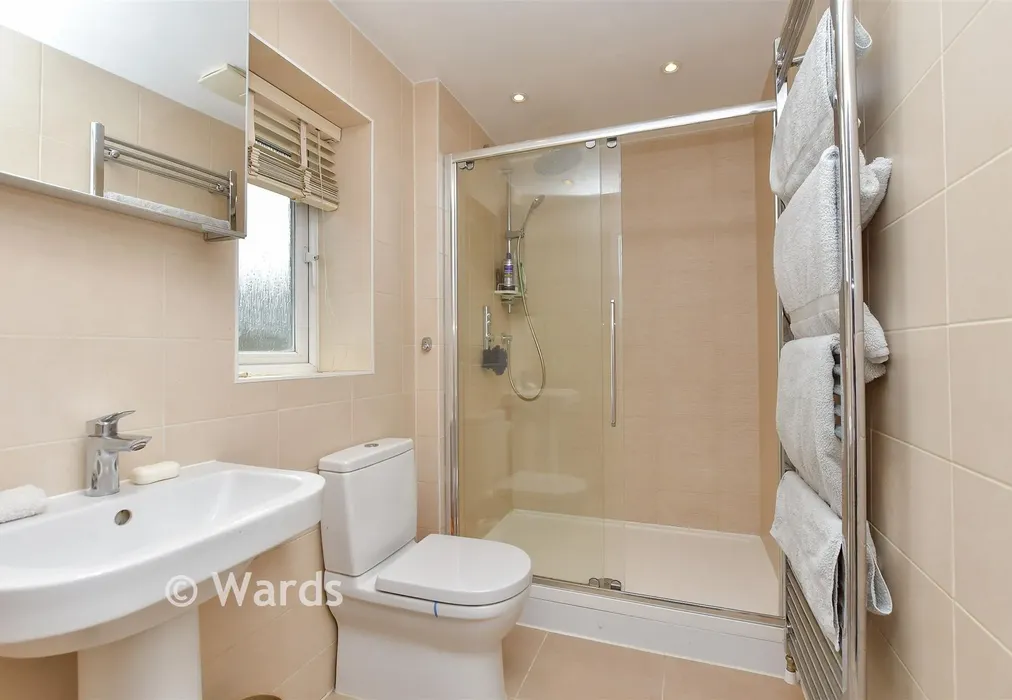 En-Suite - Lawday Avenue, Eastchurch, Kent - Wards of Kent