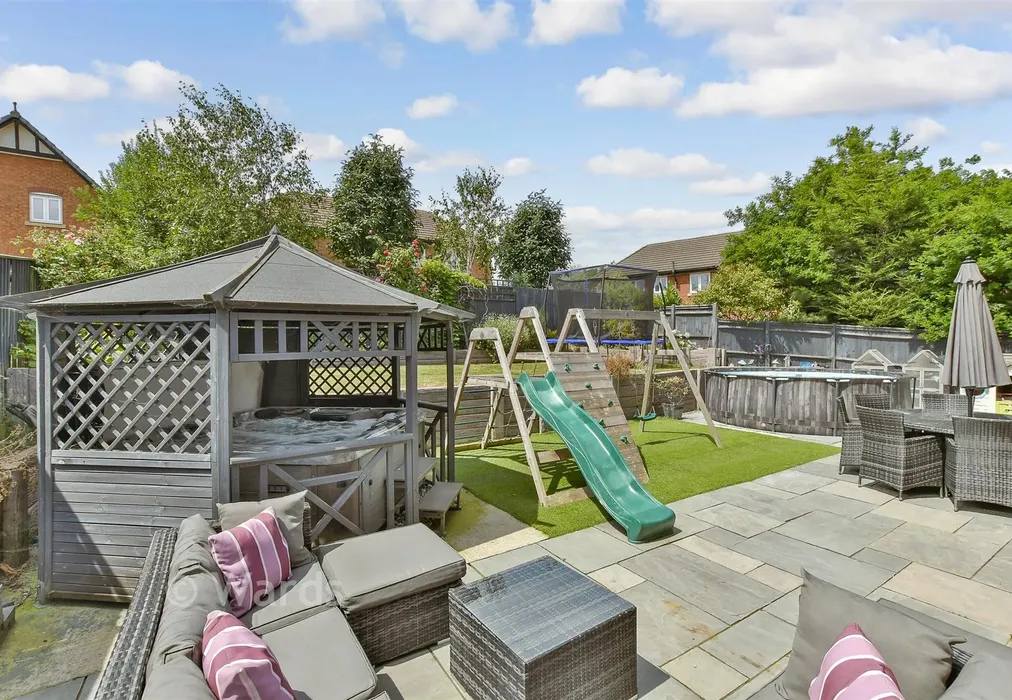 Rear Garden - Lawday Avenue, Eastchurch, Kent - Wards of Kent