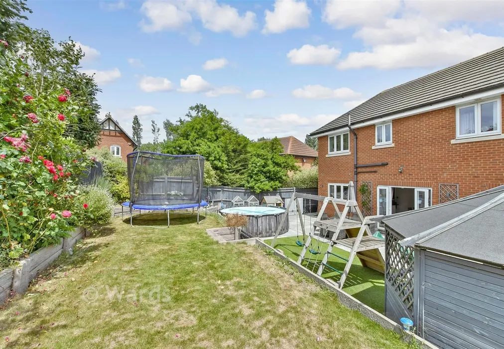 Rear Garden - Lawday Avenue, Eastchurch, Kent - Wards of Kent