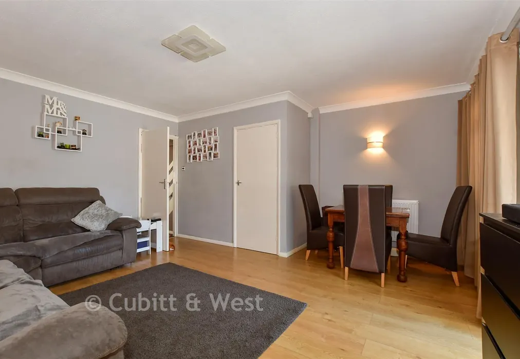 Lounge/Dining Room - Stroud Green Drive, Bognor Regis, West Sussex - Wards of Kent