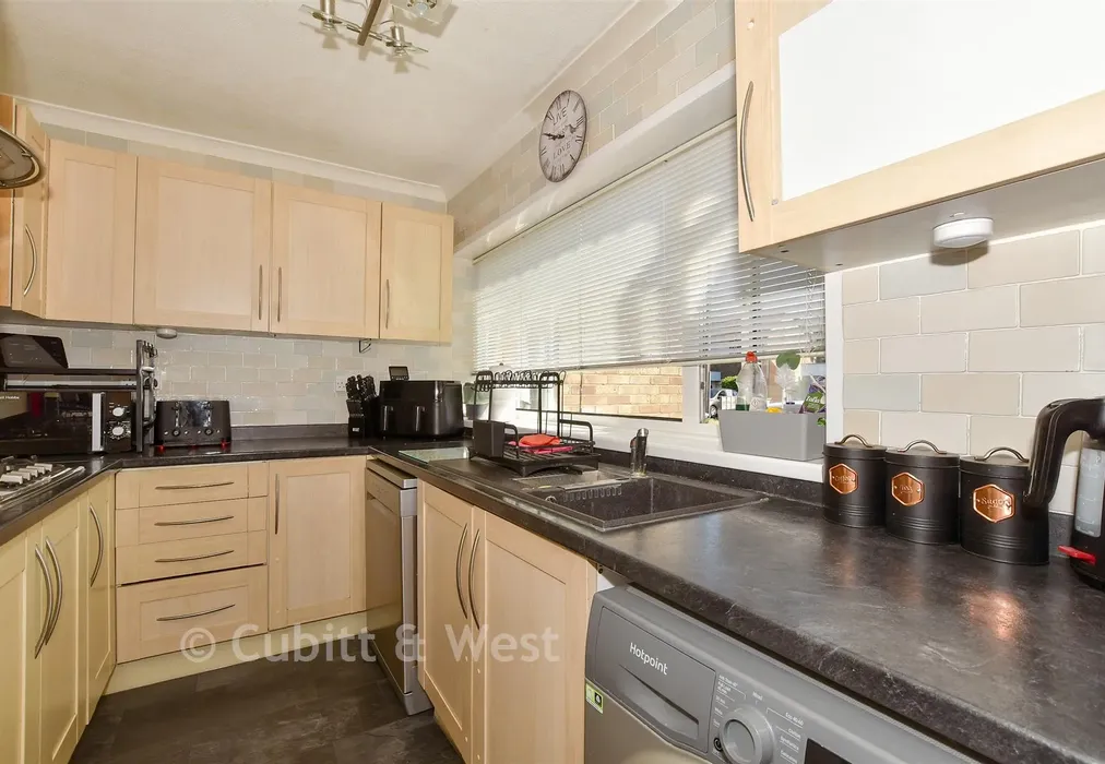 Kitchen - Stroud Green Drive, Bognor Regis, West Sussex - Wards of Kent
