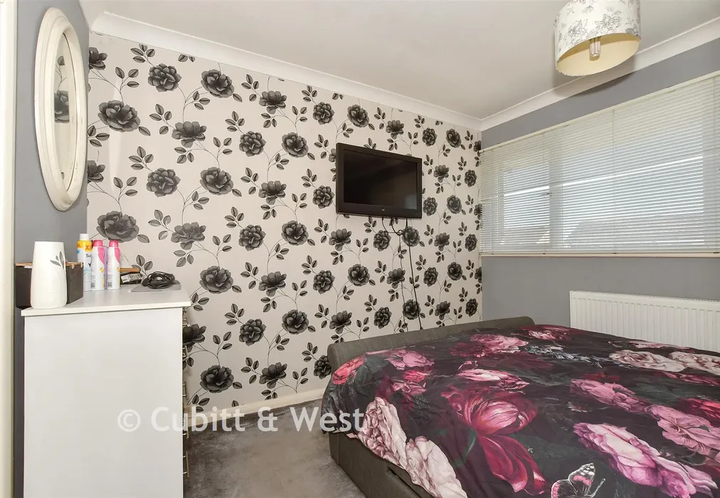 Bedroom 1 - Stroud Green Drive, Bognor Regis, West Sussex - Wards of Kent